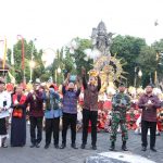 ‘Mabesikan’ Lepas Matahari 2022 di Kota Denpasar, Wawali Arya Wibawa: Mari Kita Sambut Harapan, Untuk Tahun 2023 Lebih Baik