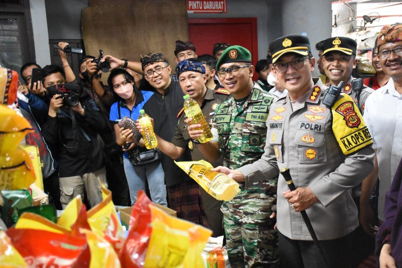 Pastikan Stock dan Harga Pangan Jelang Nataru, Walikota Jaya Negara Bersama Forkopimda Gelar Inspeksi Ke Pasar Badung.