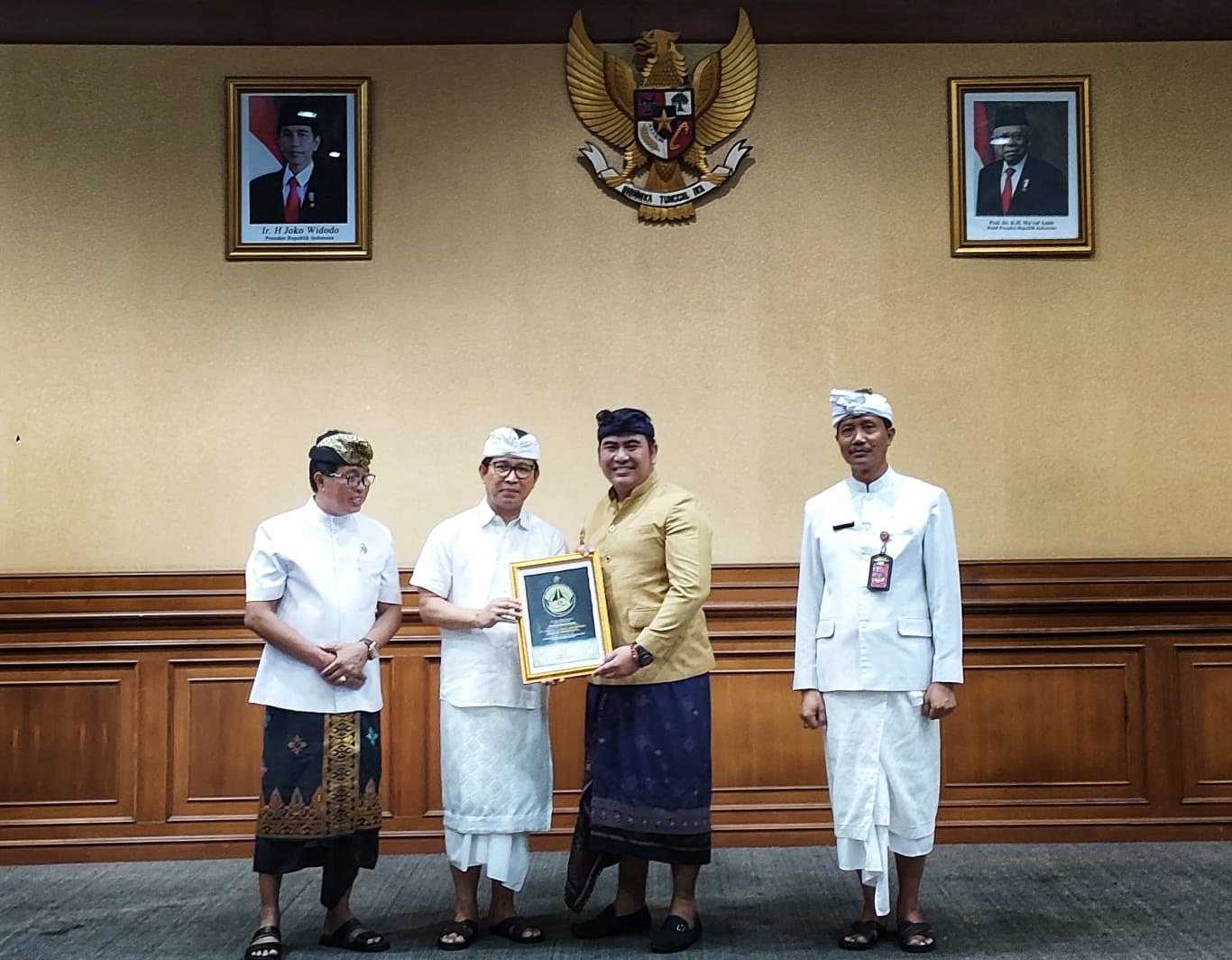 PLN Raih Penghargaan dari Pemkab Badung Atas Kepeduliannya Melalui Kegiatan Tanggung Jawab Sosial Perusahaan