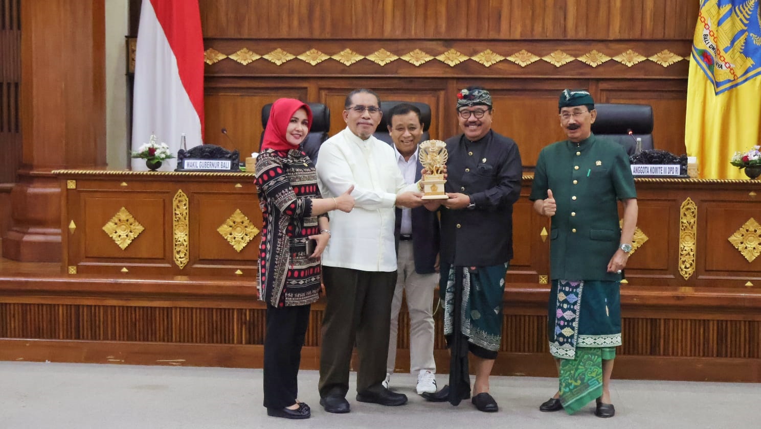 Wagub Bali Cok Ace   menerima kunjungan kerja Komite III DPD RI