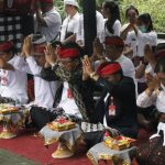 Rahina Purnama Kapitu, Jajaran Pemkab Tabanan Sembahyang Mohon Kerahayuan di Pura Luhur Batukau