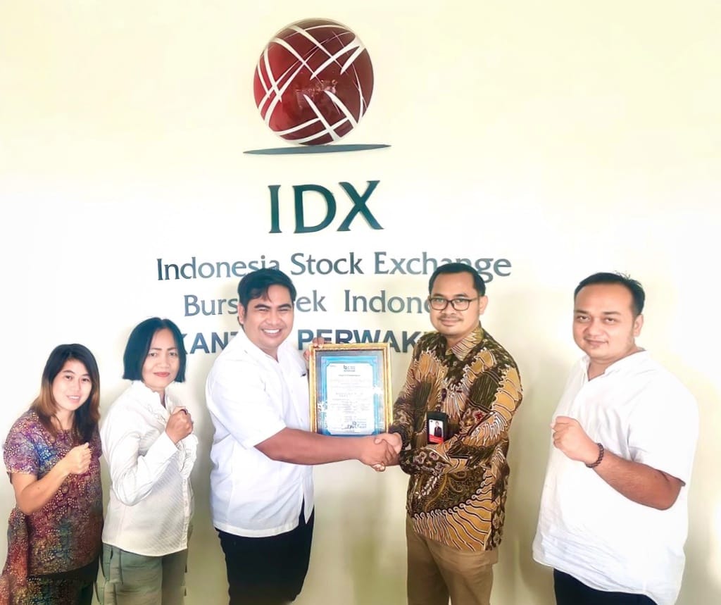 Komit Gunakan Produk-Produk UMKM, Bursa Efek Perwakilan Bali Diganjar Tanda Penghargaan “Satya Mitra Wira Bhakti”