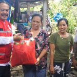 Bentuk Peduli Wabup Kasta Beri Bansos Bagi Korban Tanah Longsor, Lansia dan Disabilitas.