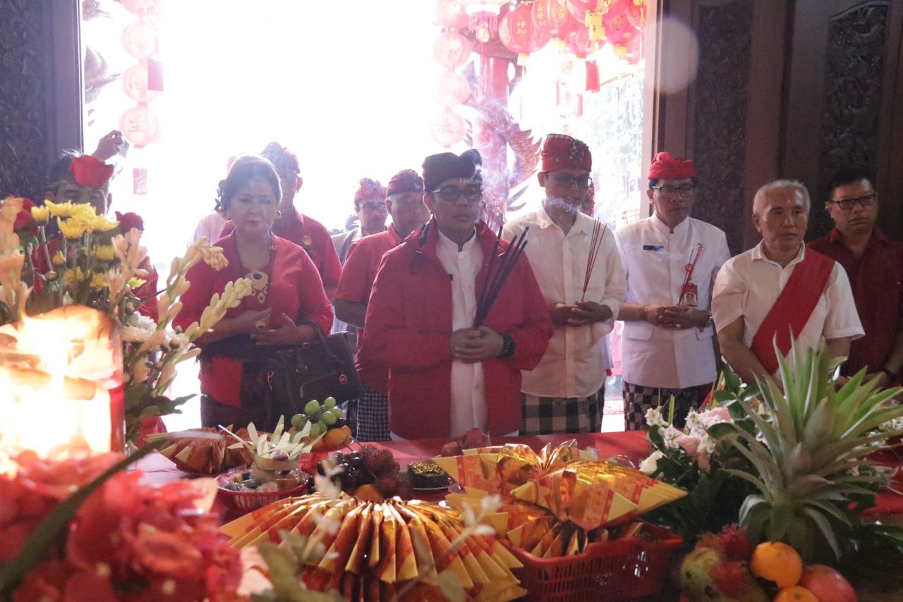 Bupati Sanjaya Hadiri Perayaan Imlek dan Cap Go Meh di Vihara Dharma Catta