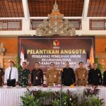 Hadiri Pelantikan Pengawas Pemilu Kelurahan/Desa, Bupati Sanjaya Inginkan Terwujudnya Pemilu Berkualitas