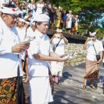 Wagub Cok Ace dan  Bupati Klungkung  bersama  merayakan  Tumpek  Uye di Nusa Penida