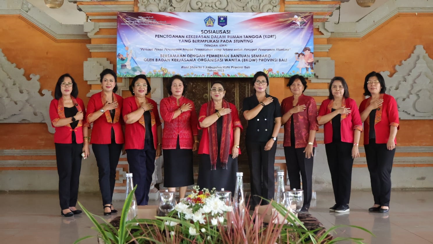 Ketua Umum BKOW Provinsi Bali, Ny. Tjok. Putri Hariyani Ardhana Sukawati Buka Sosialisasi Pencegahan KDRT yang Berimplikasi Pada Stunting