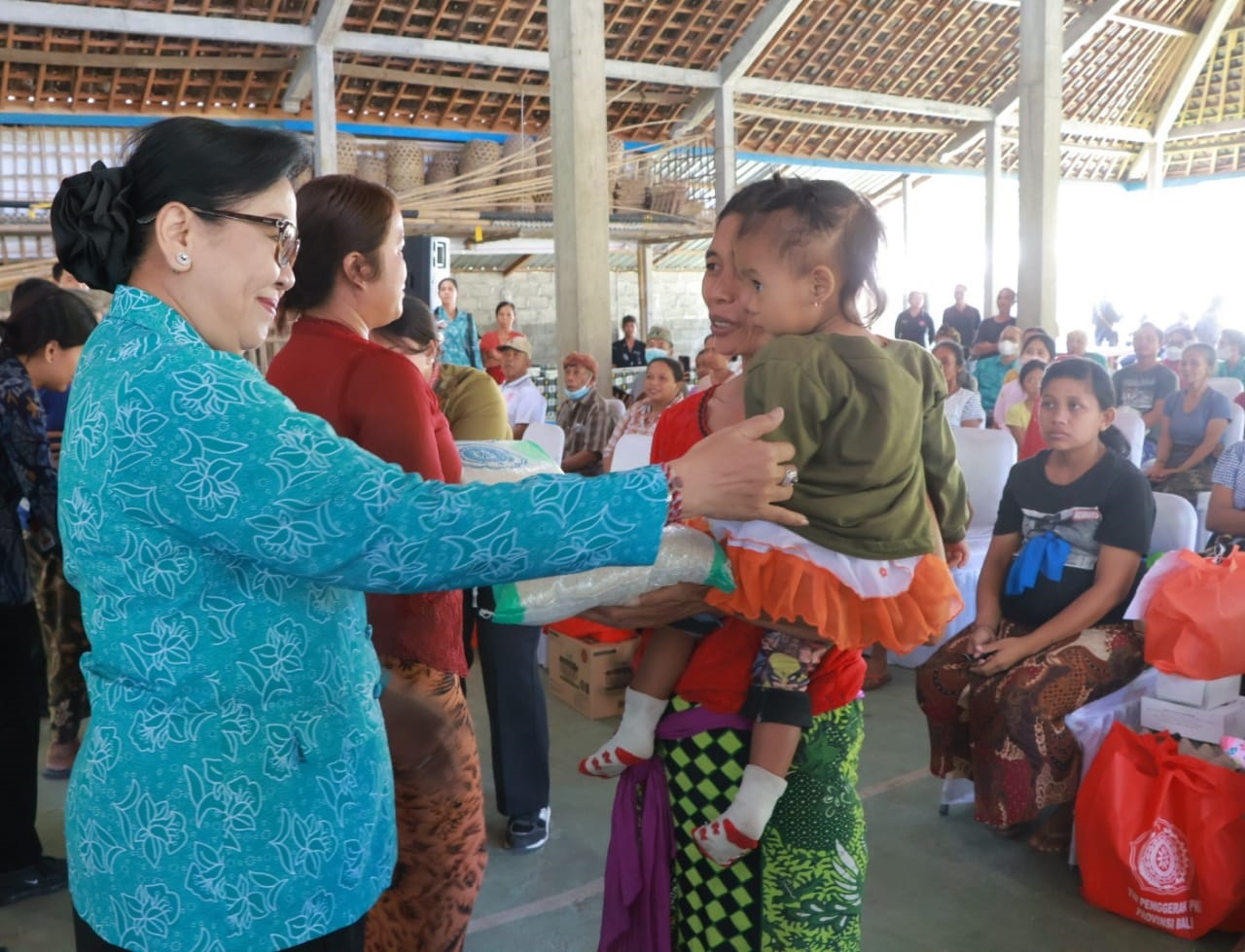 Ketua TP PKK Provinsi Bali Sosialisasikan Cegah Penyakit dengan Perilaku Hidup Bersih dan Sehat
