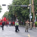 Bacaleg PDI Perjuangan Mendaftar ke KPU Gunakan Pakaian Seniman.