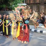 Persiapkan PKB Ke-45, Walikota Jaya Negara Tinjau dan Serahkan Uang Pembinaan Untuk Duta Seni Peed Aye Kota Denpasar.