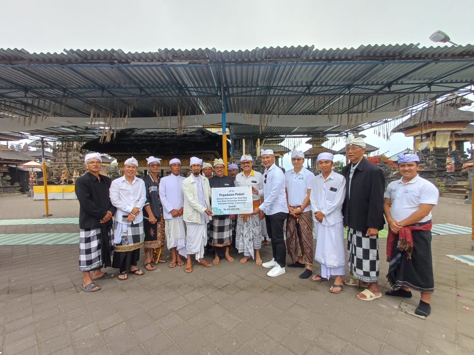 Pegadaian Wilayah VII Denpasar Serahkan Bantuan CSR Senilai Rp.100 Juta.