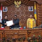 Rapat Paripurna Ke-10 Masa Persidangan II Seluruh Fraksi DPRD Denpasar Setujui Ranperda Pertanggungjawaban Walikota TA. 2022