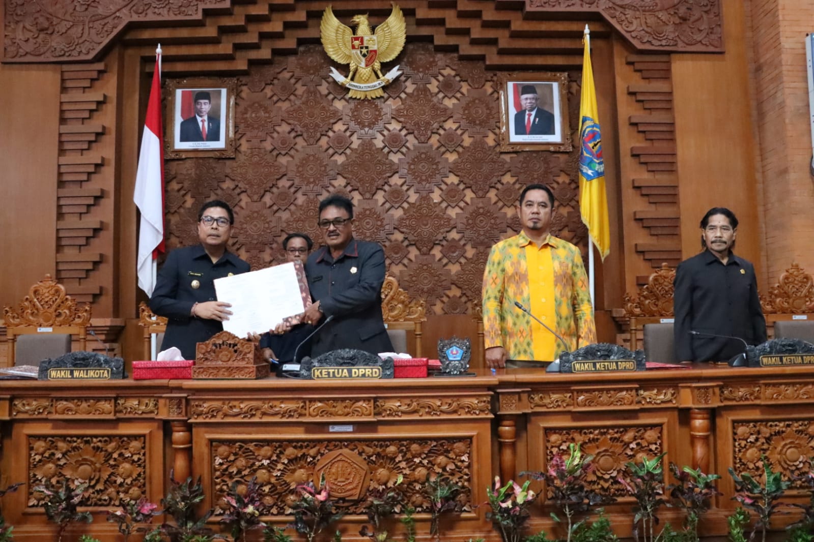 Rapat Paripurna Ke-10 Masa Persidangan II Seluruh Fraksi DPRD Denpasar Setujui Ranperda Pertanggungjawaban Walikota TA. 2022
