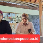 PT.PLN  UID  Bali  Imbau Masyarakat Pasang Penjor pada Jarak Aman  Yaitu  2,5 M , Tinggi Maksimal 13 M