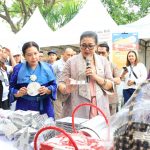 Ketua TP PKK Ny. Putri Koster Apresiasi Pekenan Galungan dan Kuningan yang digelar FKLJK Bali