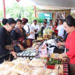 Jaga Tradisi Budaya dan Adat, Manggala Utama PAKIS Bali Ny. Putri Koster Buka Bantas Festival