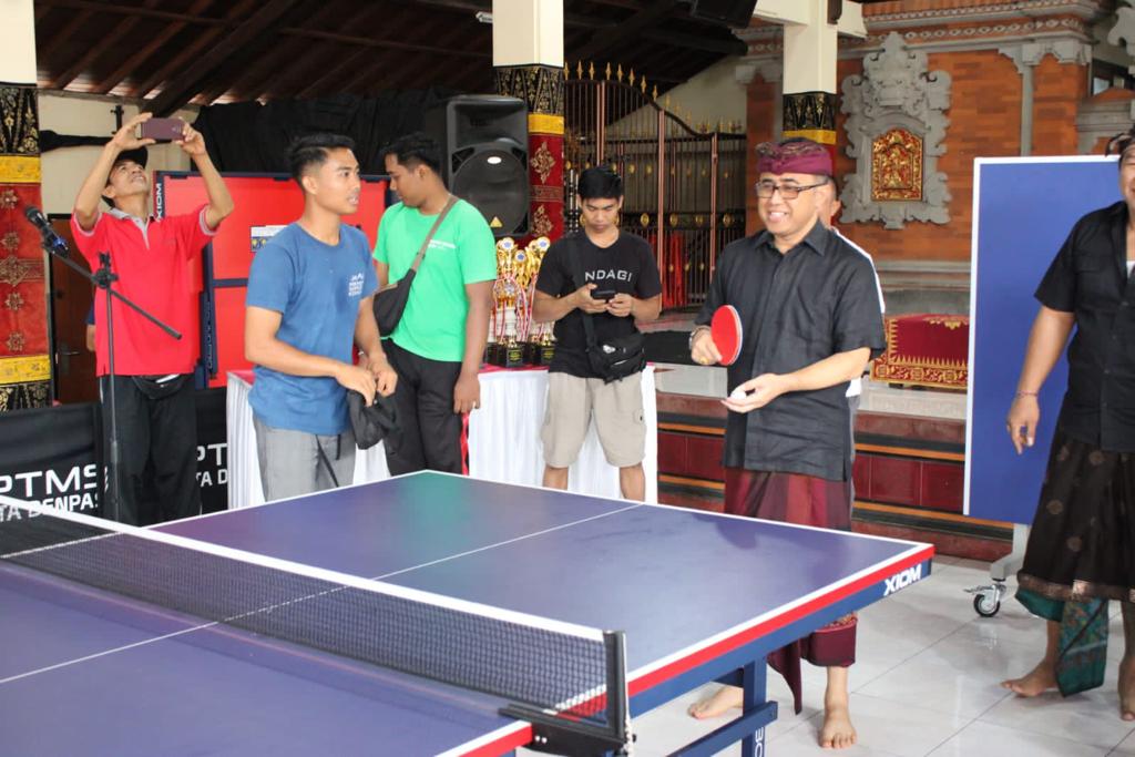 Sambut HUT STDS ke 33, Walikota Jaya Negara Buka Kejuaraan Tenis Meja STDS Banjar Kebon Kori Mangku Kesiman
