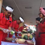 Semarak HUT Kemerdekaan RI ke-78, Bapenda Kota Denpasar Gelar Beragam Lomba, Dari Membuat Rujak hingga Ngulat Tipat.