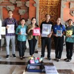 Ketua GOW Ny. Ayu Kristi Arya Wibawa Salurkan Bantuan BKB KIT Stunting