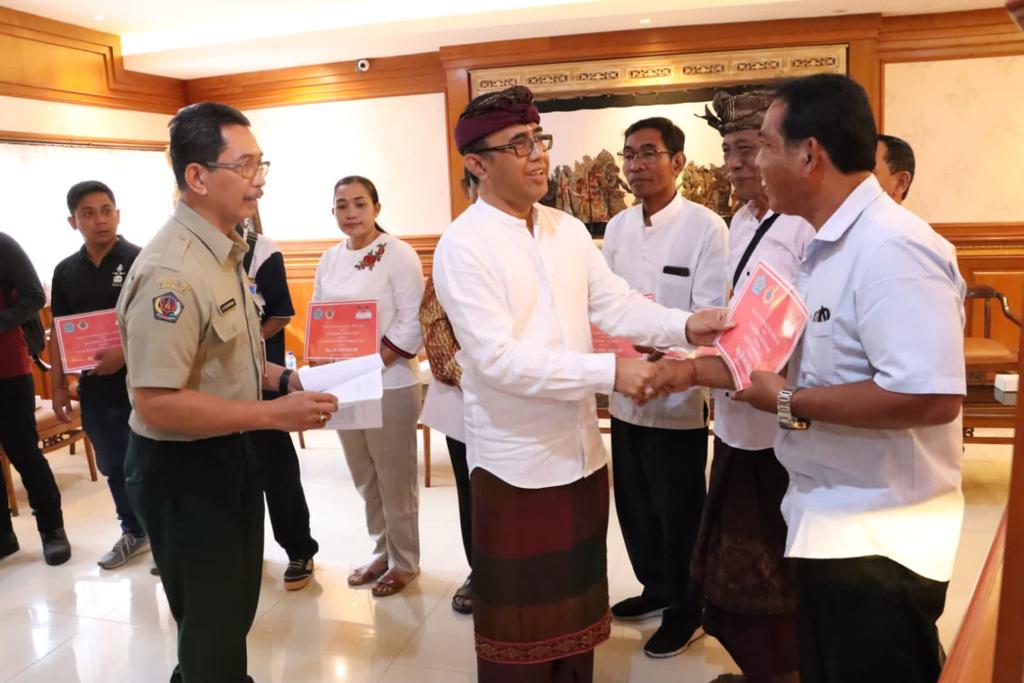 Walikota Jaya Negara Kembali Serahkan Bantuan Sosial Pasca Bencana , Musibah Kebakaran dan Bencana Alam