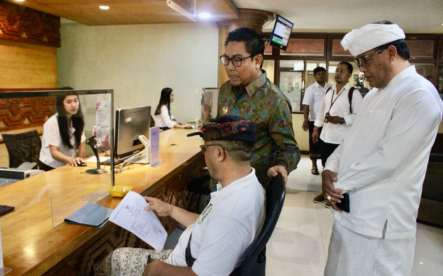 Pastikan Pelayanan Publik Optimal, Wawali Arya Wibawa Sidak di MPP Gedung Sewaka Dharma