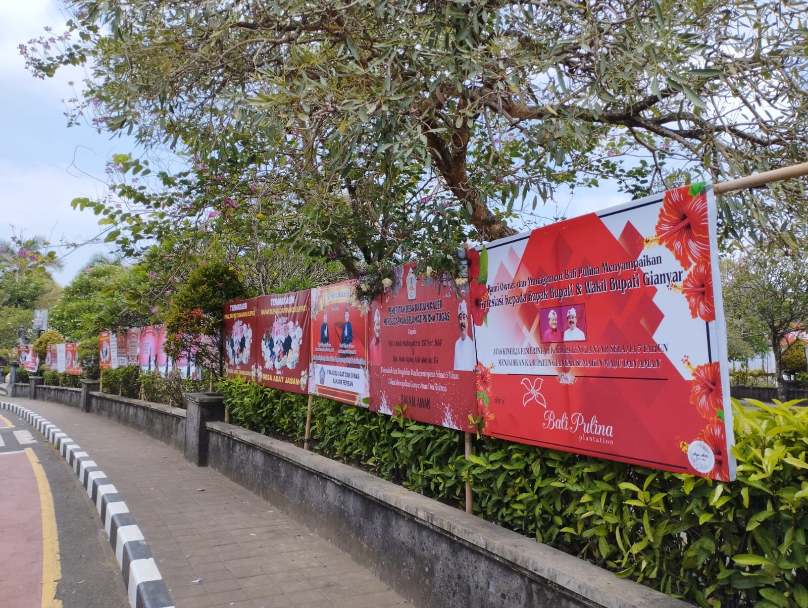 5.000 lebih Karangan Bunga Untuk Bupati-Wabup Gianyar yang Akhiri Masa Jabatan