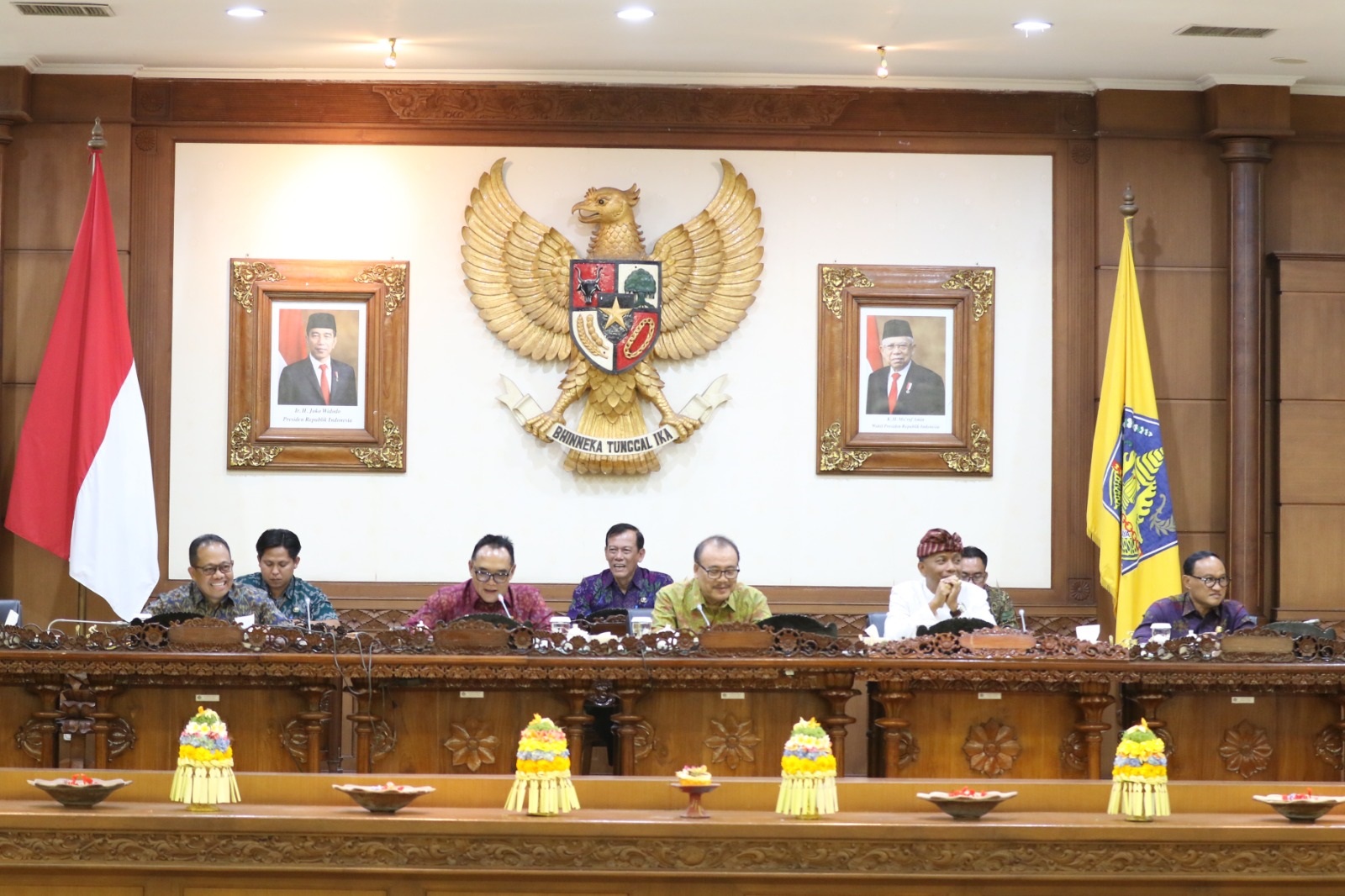Pj. Gubernur Mahendra Jaya Sampaikan Dua Raperda Sekaligus Pada Rapat Paripurna DPRD Bali