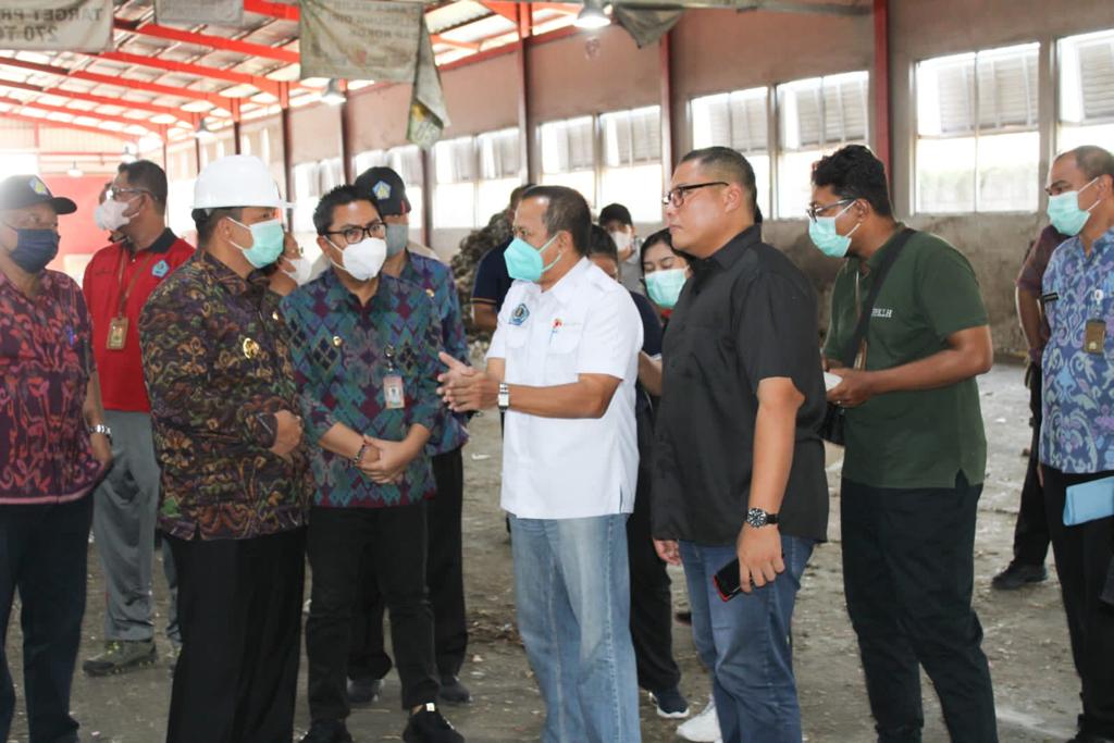 Dampingi Kunjungan Pj. Gubernur Bali, SM Mahendra Jaya, Wawali Arya Wibawa Siap Berikan Sanksi Tegas Bali CMPP Jika Tidak Mampu Olah Sampah Denpasar.