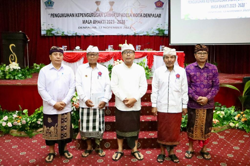 Wawali Arya Wibawa Kukuhkan Sabha Upadesa Kota Denpasar Periode 2023-2028