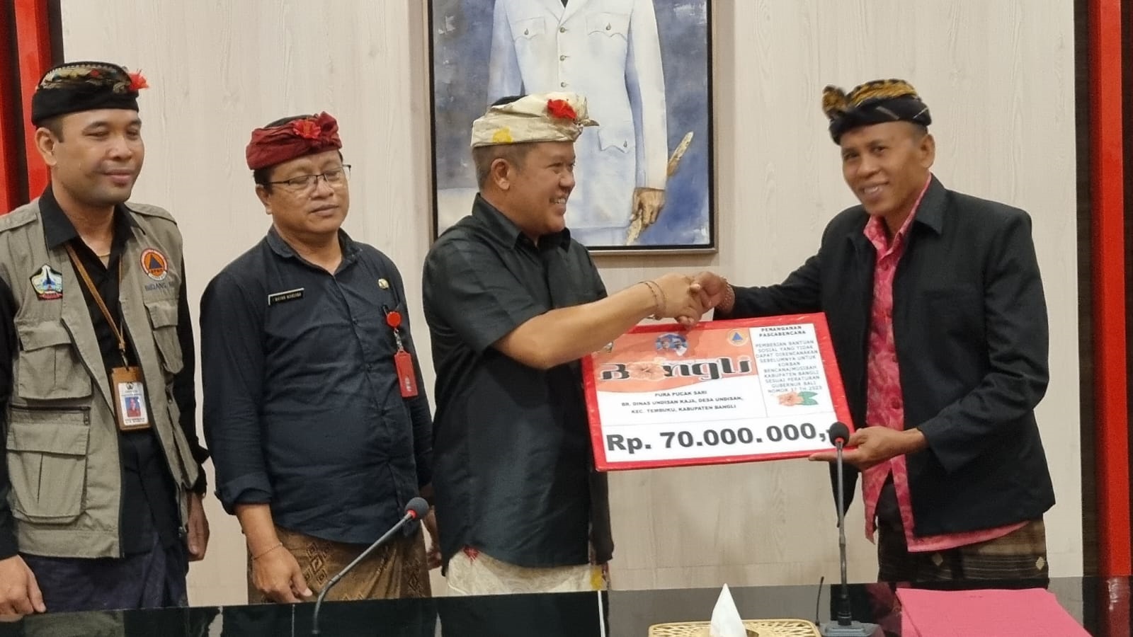 Salurkan Bantuan Stimulan 3 Miliar Lebih Untuk Korban Bencana, Bukti Sedana Arta Selalu Hadir Untuk Masyarakat