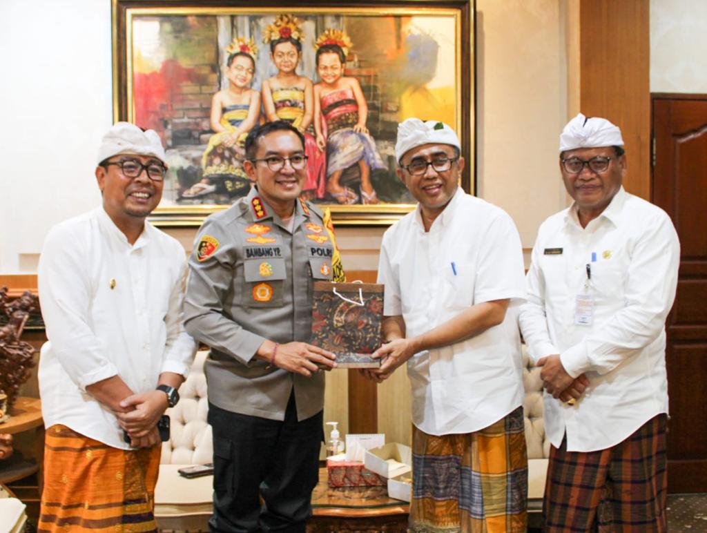 Pindah Tugas ke Polda Jambi, Kapolresta Denpasar, Kombes Pol. Bambang Yugo Pamitan Dengan Walikota Denpasar