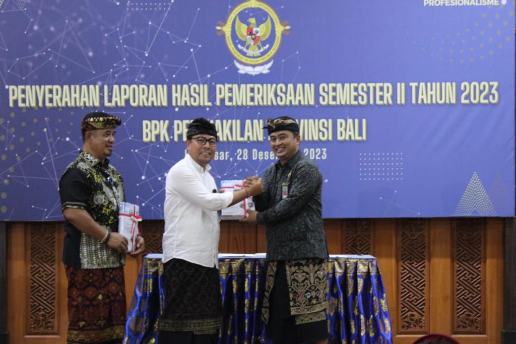 Pemkot Denpasar Terima LHP Kinerja Pengembangan Kawasan Perkotaan dari BPK RI Perwakilan Bali.