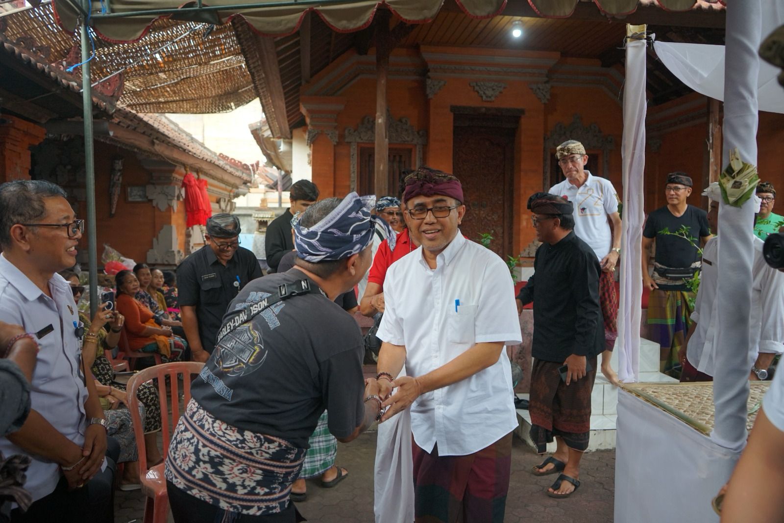 Walikota Jaya Negara Serahkan Santunan Kematian Kepada Veteran Pejuang