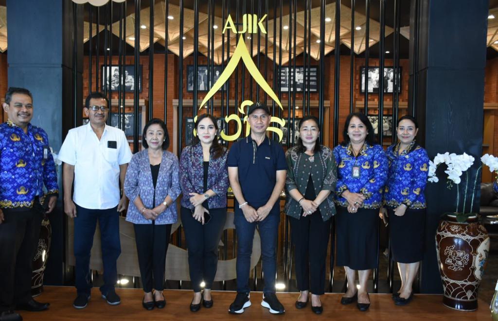 Sinergi Dekranasda Denpasar Dengan Krisna Oleh-oleh,  Tingkatkan Kunjungan Wisatawan di Pasar Kumbesari