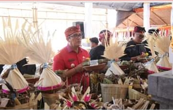 I Komang Gede Sanjaya Bupati Tabanan ,Apresiasi  Gotong Royong Melalui Karya Ngaben  Bersama