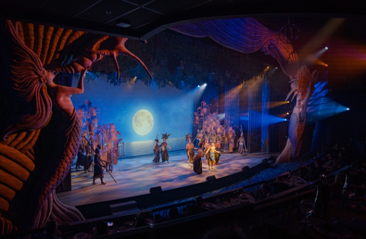 Taman Safari Bali Menghadirkan Promo Spesial KTP Bali di Varuna Underwater Theatrikal Dining Show