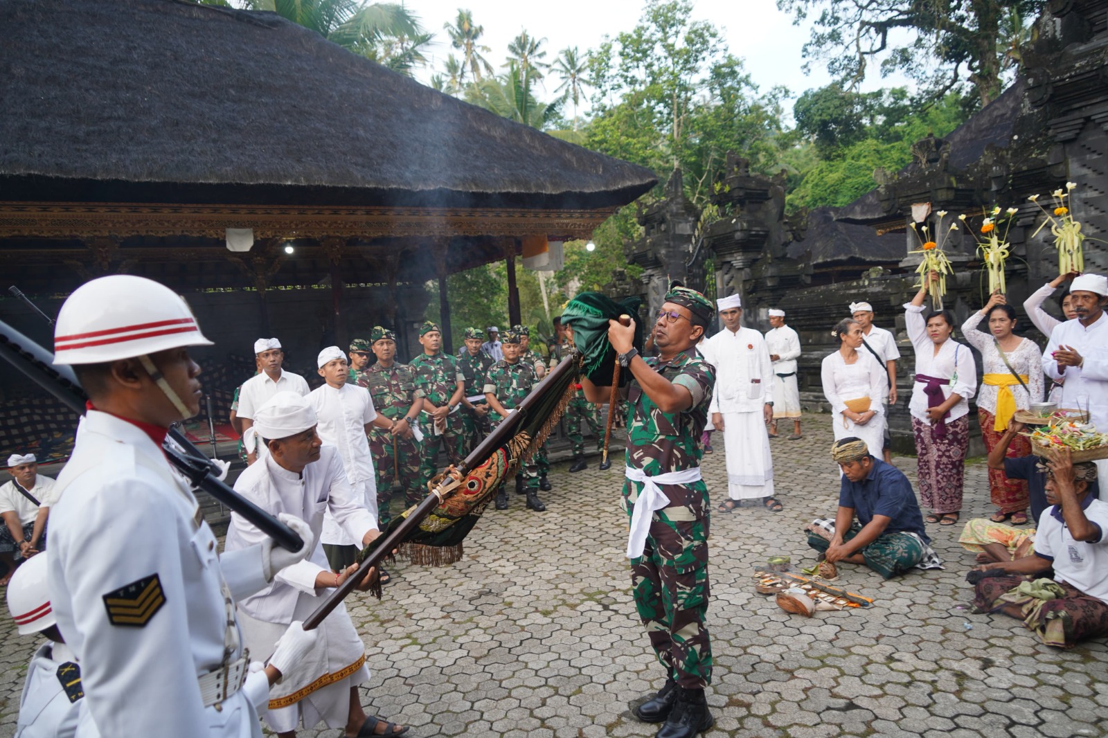 Korem 163/Wira Satya Gelar Upacara Penjamasan Duaja, Menjelang HUT Ke-63