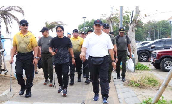 Pj. Gubernur Bali Minta Pantai Kuta Ditata Kembali Agar Tidak Terkesan Kumuh