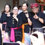 Gunakan Hak Pilih, Bupati Sanjaya Bersama Keluarga Nyoblos Pemilu 2024 di TPS 09 Dauh Pala