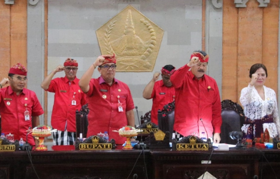 Bupati Sanjaya Sampaikan Pidato Pengantar LKPJ T.A 2023 Pada Rapat Paripurna DPRD Tabanan