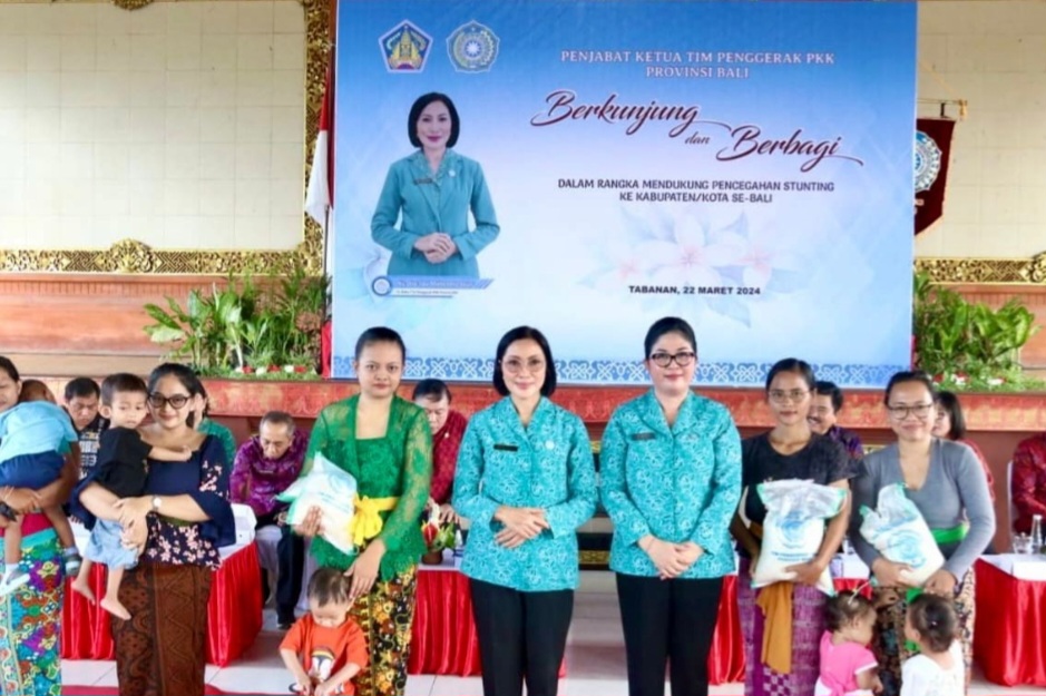 Ny. Rai Wahyuni Sanjaya Berkolaborasi Dengan Penjabat Ketua TP PKK Provinsi Bali Atasi Stunting Dalam Acara “Berkunjung dan Berbagi”