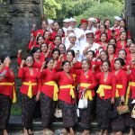 Bupati Sanjaya Hadiri Sembahyang di Pura Dalem Khayangan Kedaton Desa Adat Kukuh