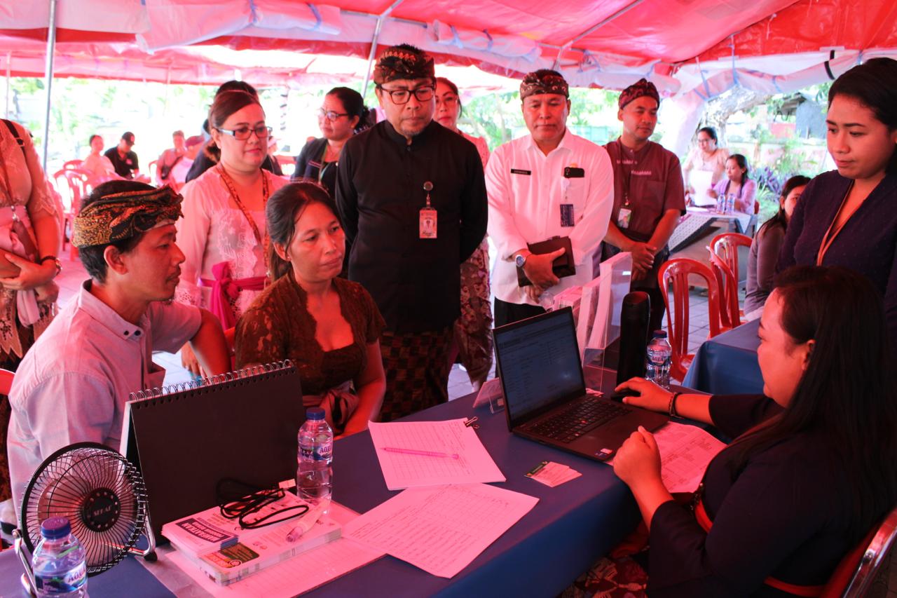 Tinjau Sosialisasi JKN Goes to Banjar di Kelurahan Serangan, Wawali Arya Wibawa Pastikan Warga Ikut Jaminan Kesehatan Nasional