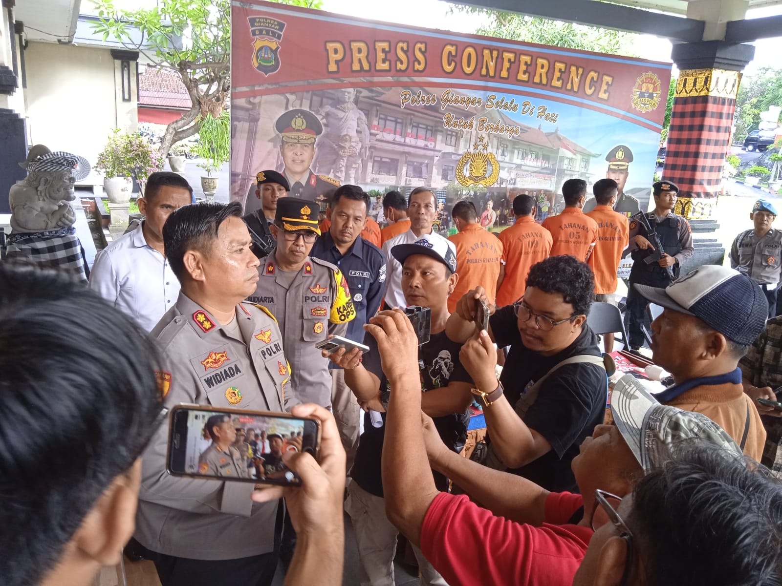 2 Pengedar dan 4 Pemakai Narkoba Dibekuk Polisi Gianyar