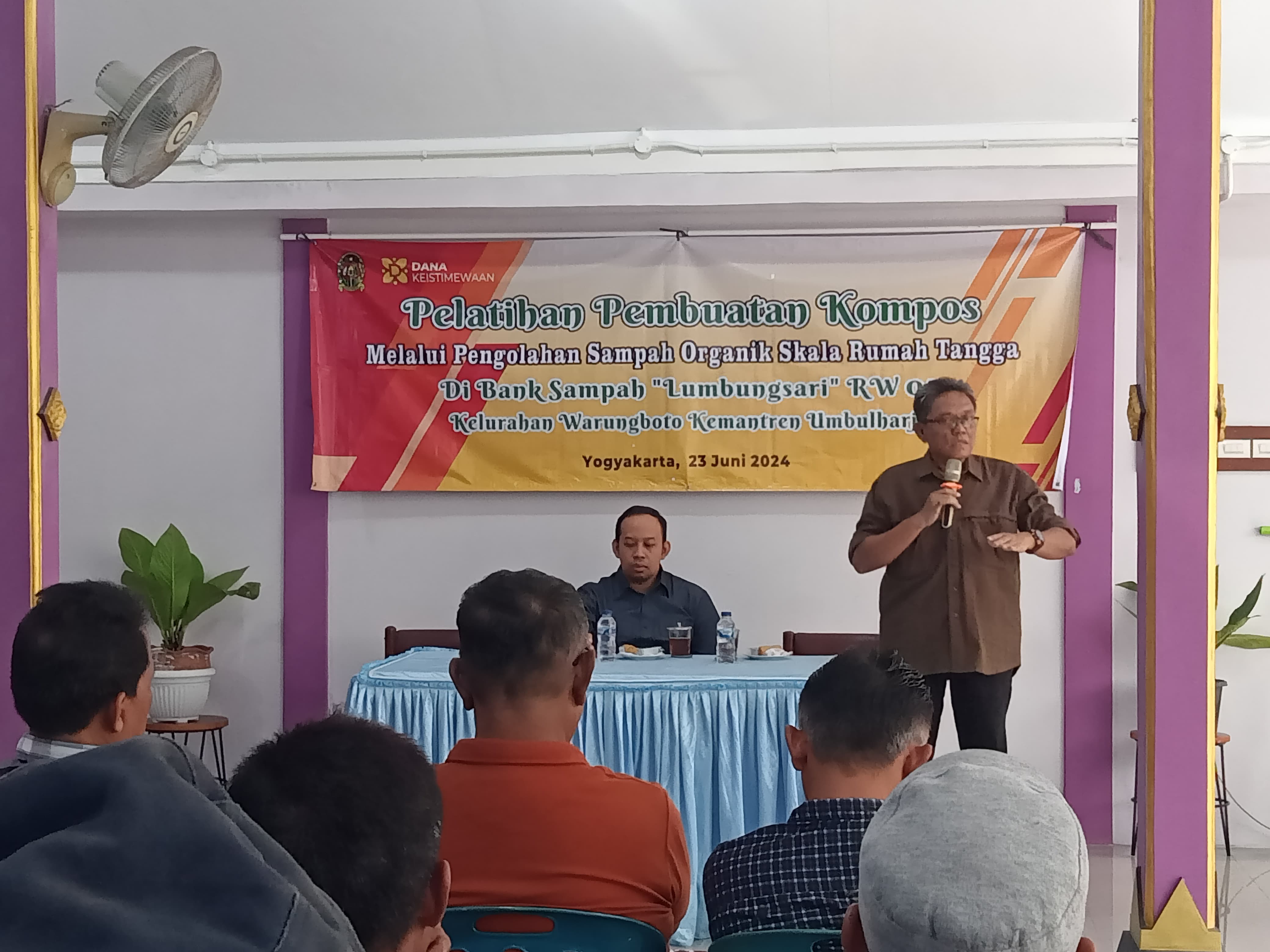 Bank Sampah Lumbungsari RW 05 Warungboto laksanakan pelatihan Pembuatan Kompos