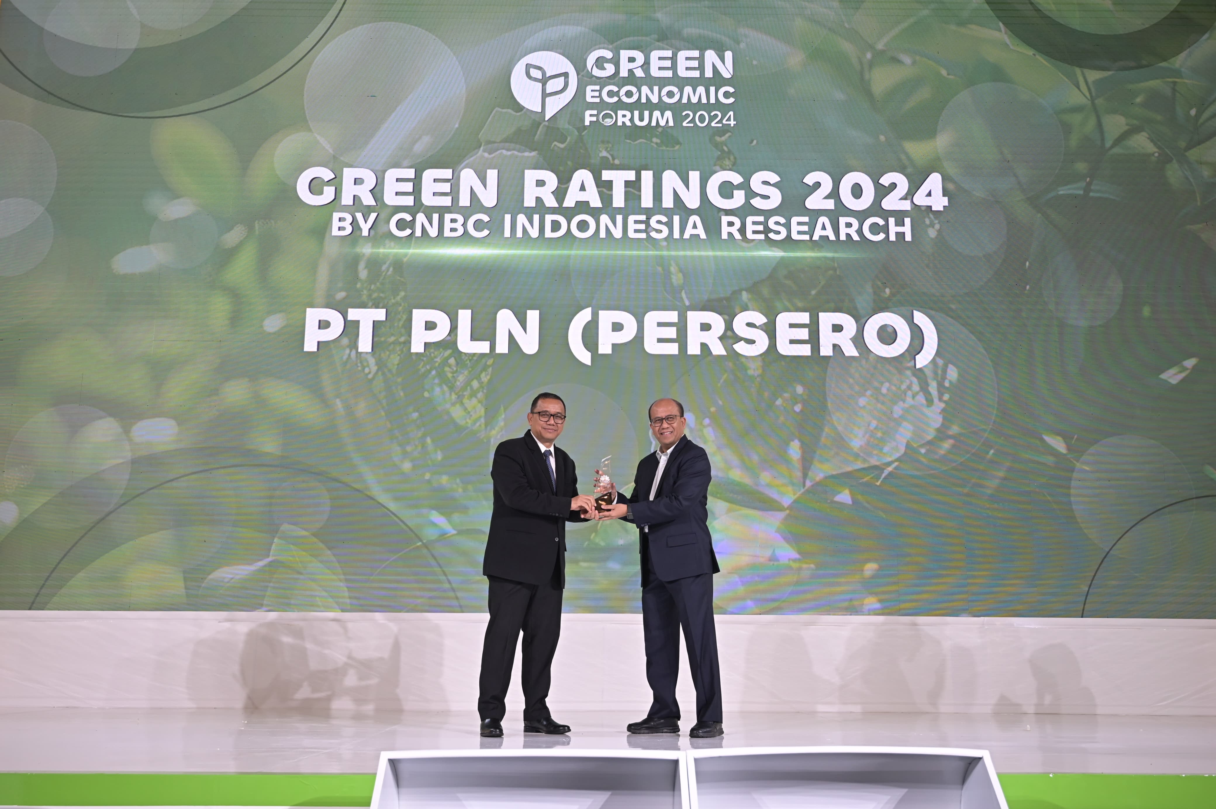PLN Raih Green Business Ratings Terbaik di Sektor Energi dan Pertambangan