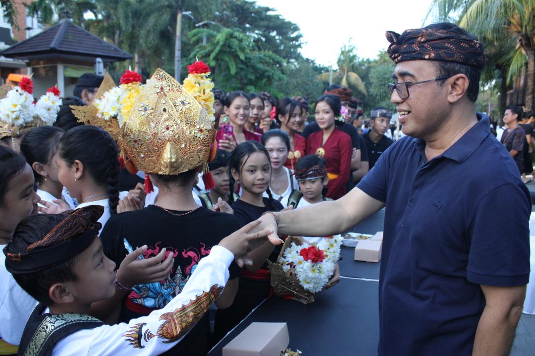 Walikota Jaya Negara Apresiasi Persiapan Duta Pawai PKB Denpasar
