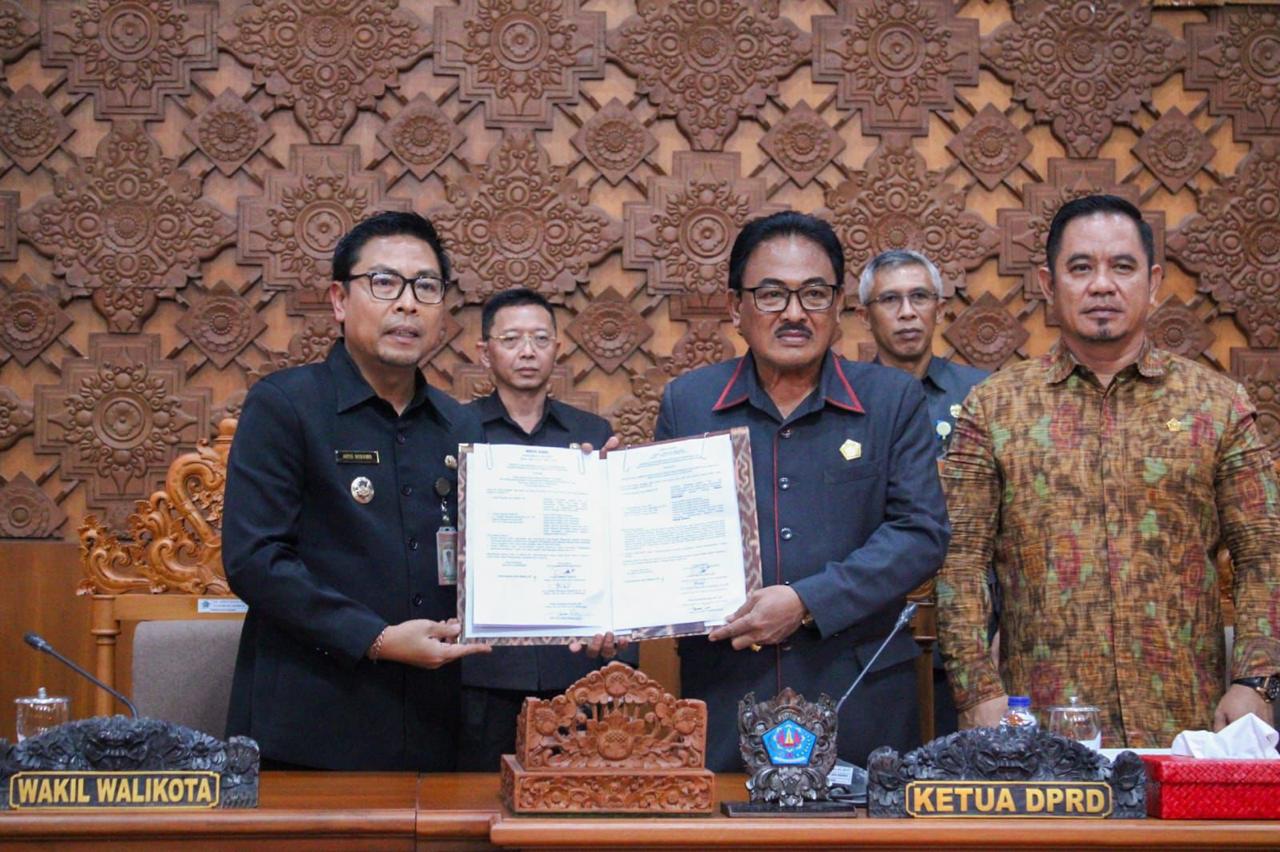 Penutupan Sidang Paripurna DPRD Kota Denpasar, Seluruh Fraksi Setujui Penetapan 5 Ranperda