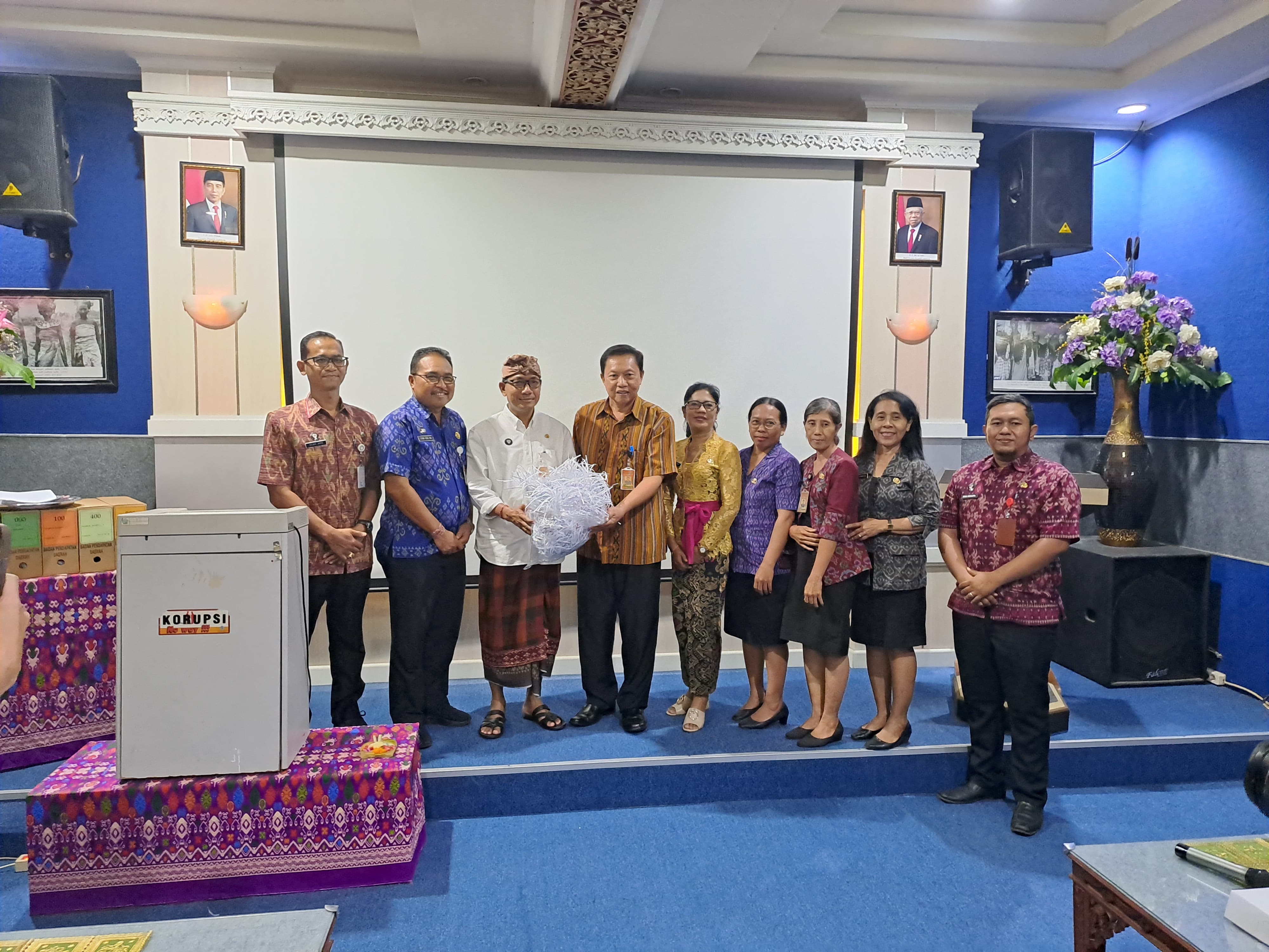 Tidak Memiliki Nilai Guna, Bapenda Kota Denpasar Musnahkan Ratusan Arsip.