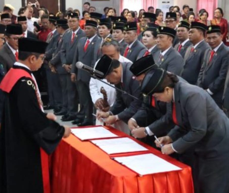 Bupati Sanjaya Hadiri Acara Pengucapan Sumpah Janji Anggota DPRD Kabupaten Tabanan Masa Jabatan 2024-2029